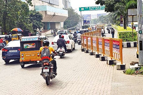 The barricaded U-turn lane on OMR.