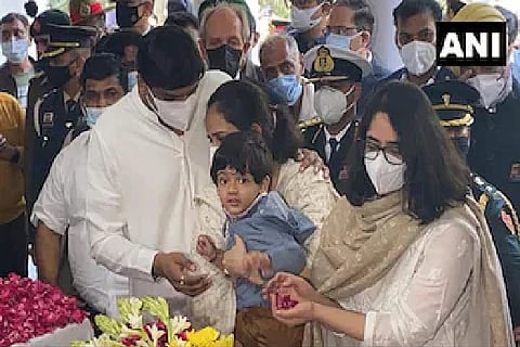 Daughters of Chief of Defence Staff (CDS) General Bipin Rawat and Madhulika Rawat, paid tribute