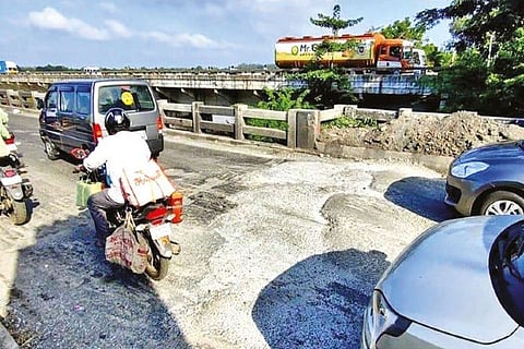 The rain-battered Palar bridge stretch
