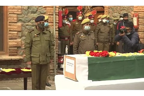 IGP Kashmir Vijay Kumar pays tribute to slain cop Rameez Baba (Image Courtesy: ANI)