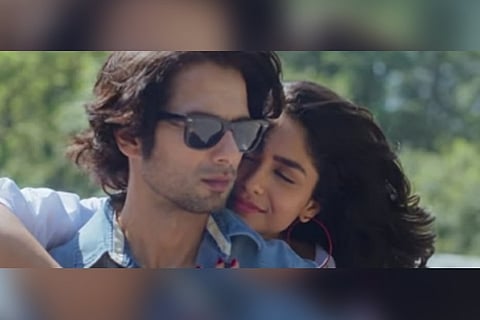 Shahid Kapoor and Mrunal Thakur.