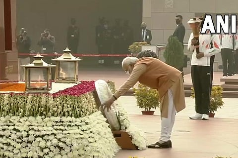 PM Modi lays wreath at the National War Memorial. Image Courtesy: Twitter - @ANI