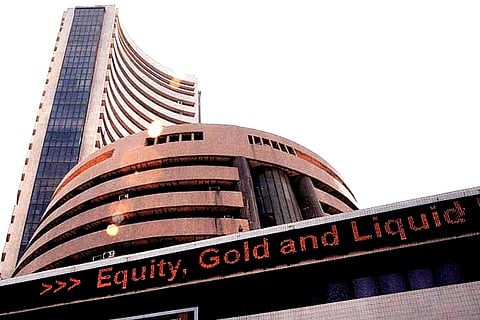 Sensex crashes 1,400 points on Omicron concerns