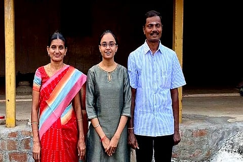 Swega Saminathan and her parents (Image Source: Twitter)