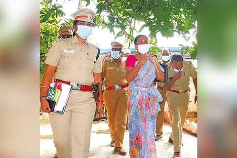 Nalini released from Vellore jail