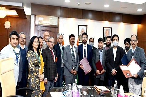 DRDO hands over the technology of extreme cold weather clothing system (ECWCS) to 5 Indian companies