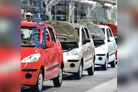 Sales of passenger vehicle plunges 4 pc in Jan as semiconductor shortage impacts vertical: FADA