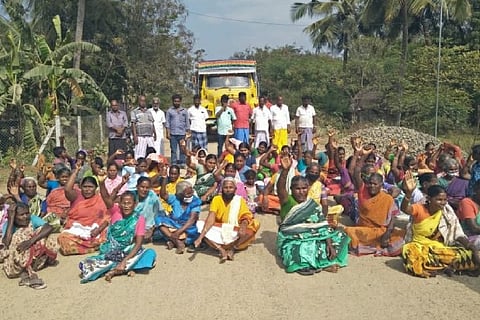 Women stage protest against dilapidated condition of roads in Chengalpattu’s Nallampakkam