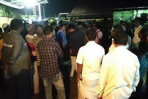 Passengers stage protest at Chengalpattu bus terminus due to uninformed cancellation of bus service