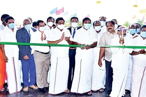 Chief Minister Edappadi K Palaniswami inaugurating the veterinary college in Salem on Monday