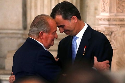 Spain's King Juan Carlos and his son Crown Prince Felipe (Photo: Reuters)