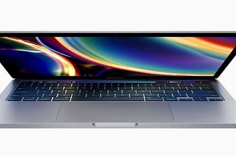 Future MacBook may wirelessly charge iPhone, iPad