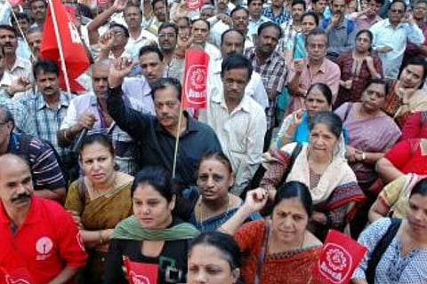 Bankers in Chennai demand COVID-19 vaccine shot on priority basis