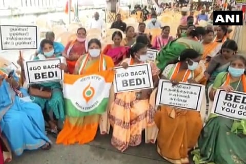 Women cadres of Congress in protest demanding Bedi's recall. Image Courtesy: ANI
