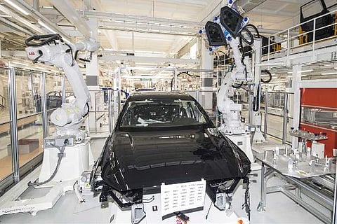 Passenger vehicle sales rise 13.6 pc in December