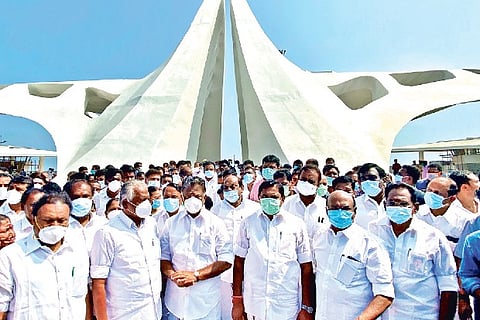 Chief Minister Edappadi K Palaniswami and Ministers at Jayalalithaa?s memorial