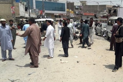4 security personnel injured in Pak blast