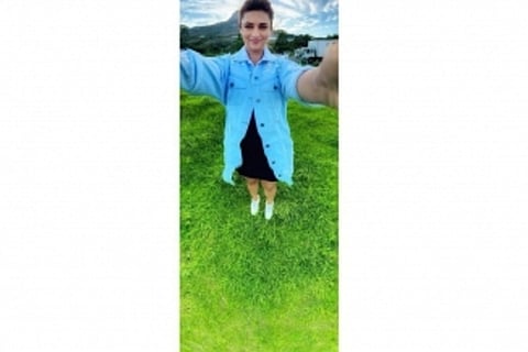 Divyanka Tripathi is in a 'topsy turvy world' in new selfie