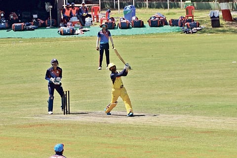 Tamil Nadu captain Dinesh Karthik in action