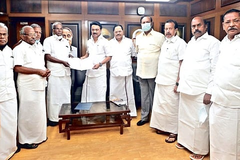 DMK and CPM leaders exchange the poll agreement on Monday