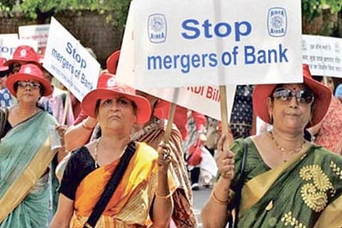 NATIONWIDE BANK STRIKE: 2 crore cheques worth Rs 16,500 cr uncleared