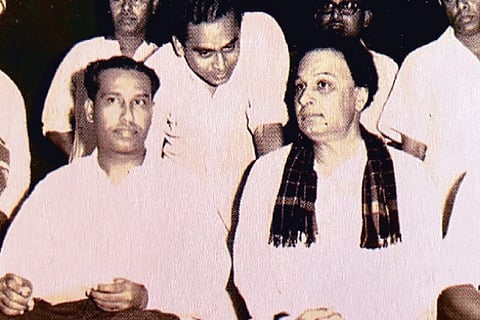 MM Rajendran (left) with MG Ramachandran at a cultural festival in Tirunelveli in 1965