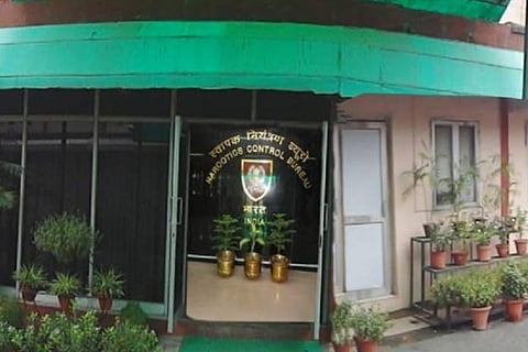 NCB seizes over 300 kg heroin, AK-47 from SL boat