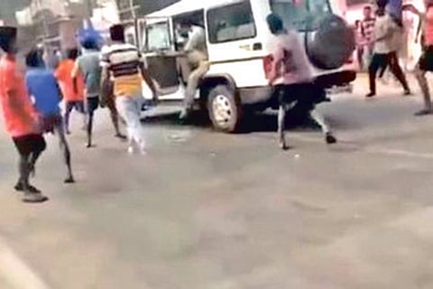 Mob attack in Odisha shared as W Bengal riots