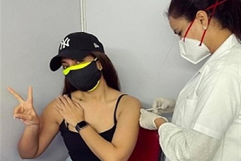 Sonakshi Sinha getting covid jab