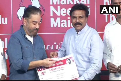 Santhosh Babu with MNM Founder Kamal Haasan (File Photo)