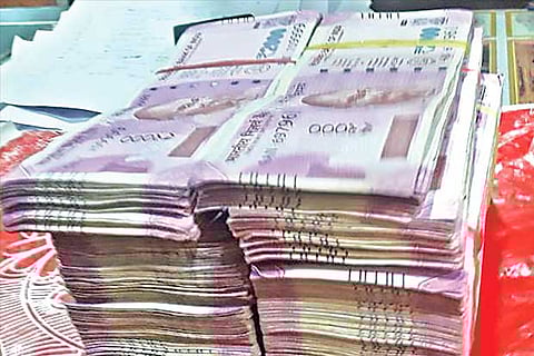 Rs 10L recovered from deceased beggar's home in Tirumala