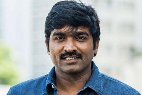 Fan pounces on Vijay Sethupathi at Bengaluru airport