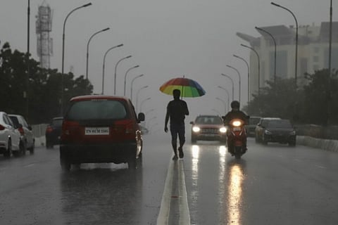 A scene of NE Monsoon heavy rain pour on the GN Chetty Road flyover (Photo: Manivasagan)