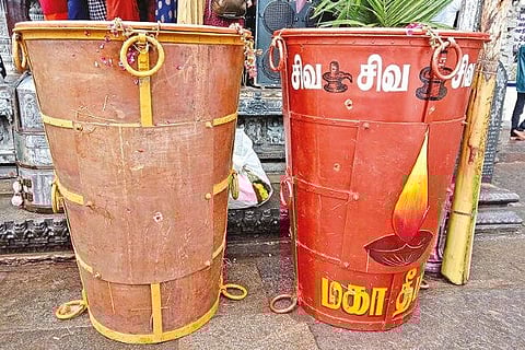 Two new cauldrons donated to Tiruvannamalai temple by a donor from Kumbakonam