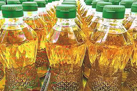 Govt scraps basic customs duty, cuts agri cess on vegetable oils