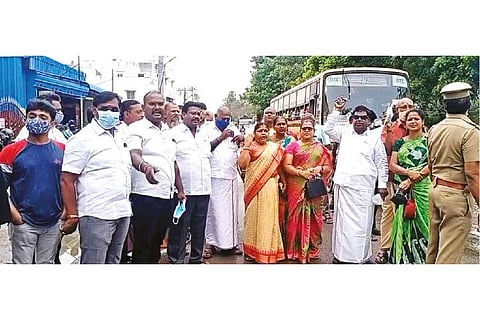 Villagers of Sembakkam protesting on Monday