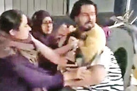 DeTect: Video of marital discord shared with communal angle