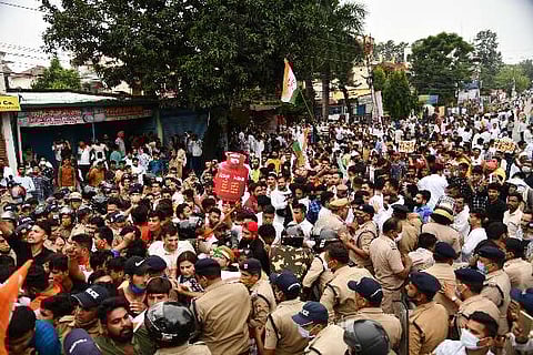 Congress protest against hike in fuel prices