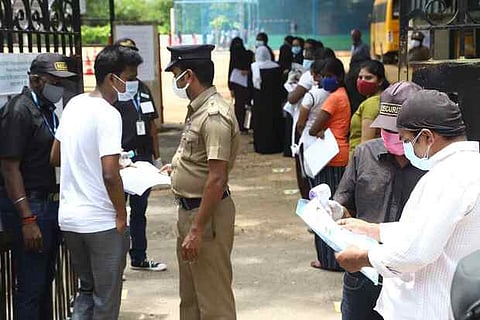 Glitches lead to arguments at NEET centres in Chennai