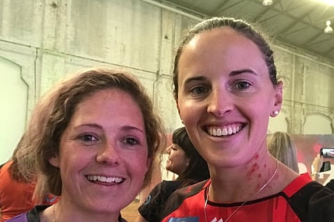 New Zealand's Amy Satterthwaite (right) and England captain Heather Knight (left) (Source: Twitter)
