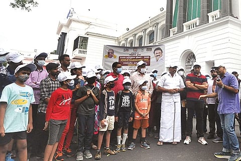 Students take out heritage walk at Fort St George