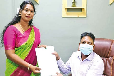 M Aarthi filing her nomination in Thoothukudi