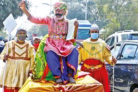 Independent candidate Noor Mohammed, dressed like a king on his way to file nomination in Kovai.