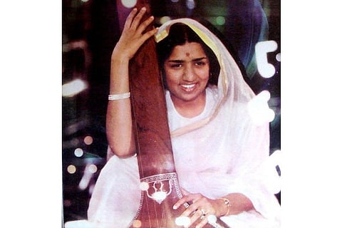 Singing Queen Lata Mangeshkar in her early days