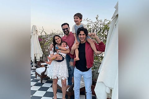 Sara Ali Khan with her family (Image credit: Instagram)