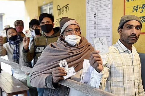 People at a Polling station to cast their votes (Source: PTI)