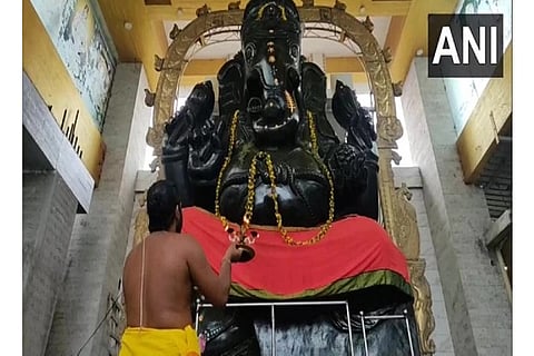 32-ft-tall Ganesha statue at Arulmigu Nanmai Tharum Vinayagar Kovil temple in Dindigul (Source:ANI)