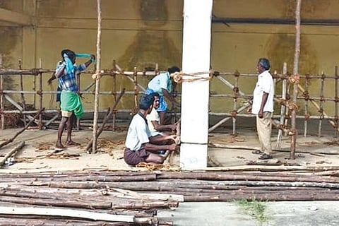 Arrangements underway ahead of Jallikattu in Avaniyapuram, Madurai, on Saturday
