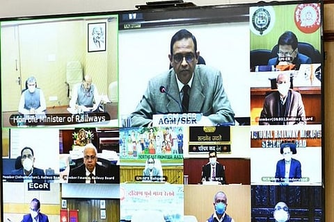 Minister of Railways, Ashwini Vaishnaw virtually held Covid review meeting (Image source: Twitter)