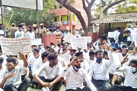 The protest in front of Pulianthope DC?s office